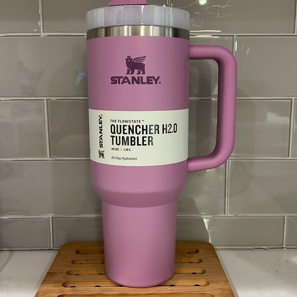 Lilac Stanley Tumbler 40oz. Stainless Steel H2.0 Flowstate Quencher - Picture 3 of 9